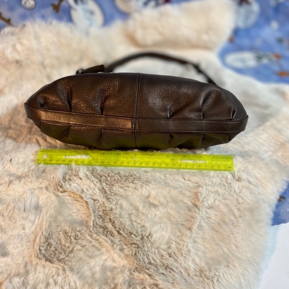 Liz Claiborne Bronze shoulder bag - Picture 2 of 5
